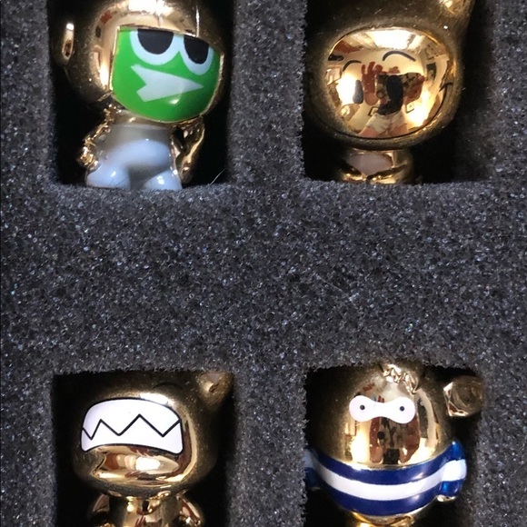 Gogos Crazy Bones GOLD Series Limited Edition Set - Picture 5 of 6